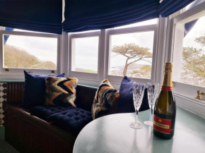 Westwell Hall Guest Accommodation, Bed & Breakfast, Luxury Rooms - Room Only Accommodation OR Self Catered Apartment